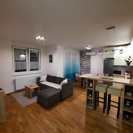 Lux Advent Apartment Subotica Dış mekan fotoğraf