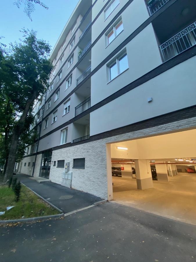 Lux Advent Apartment Subotica Dış mekan fotoğraf