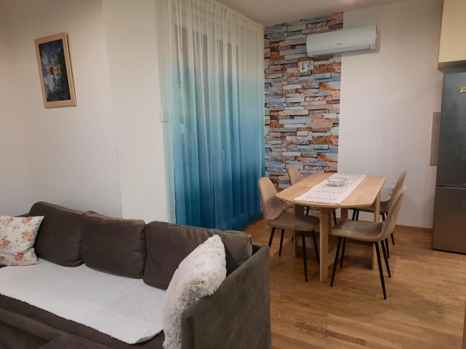 Lux Advent Apartment Subotica Dış mekan fotoğraf