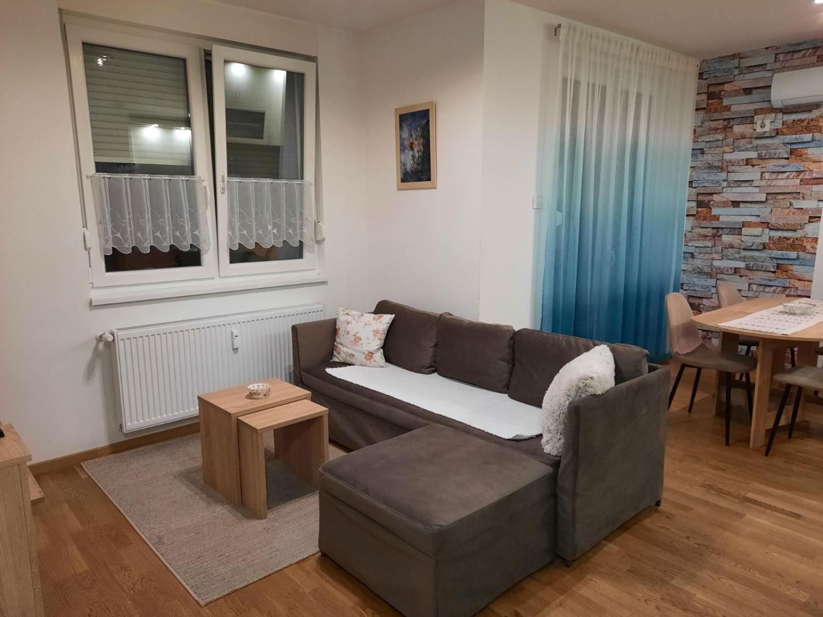 Lux Advent Apartment Subotica Dış mekan fotoğraf